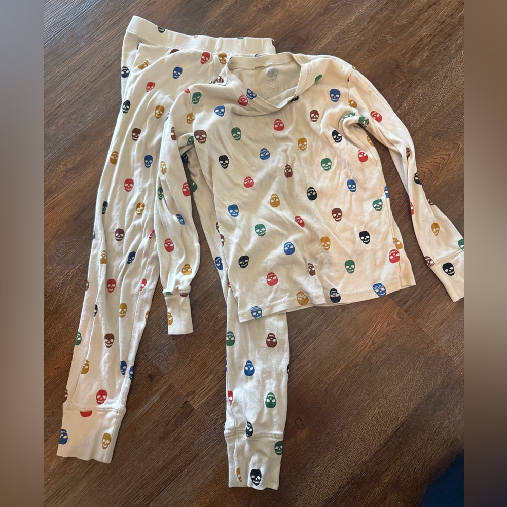Gap Kids Cream Pajama Set with Multicolor Skull Design